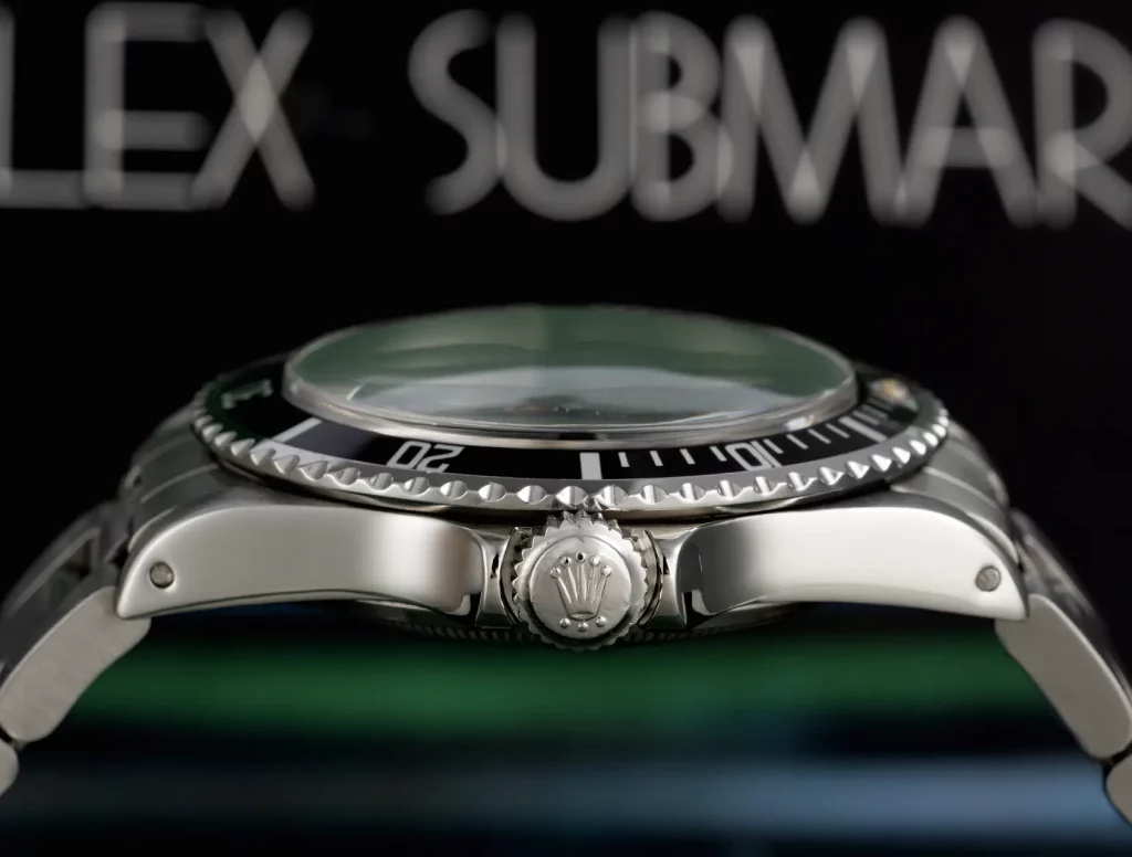 Detailaufnahme der verschraubten Krone der Rolex Submariner 5513 – robust und präzise verarbeitet.