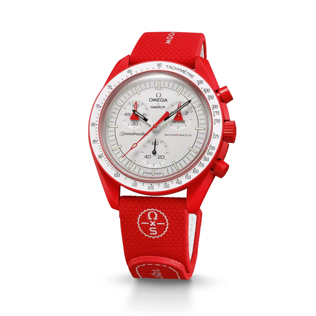 Stylisches MoonSwatch-Armband in Rot und Weiß mit kontrastierenden Farbtönen.