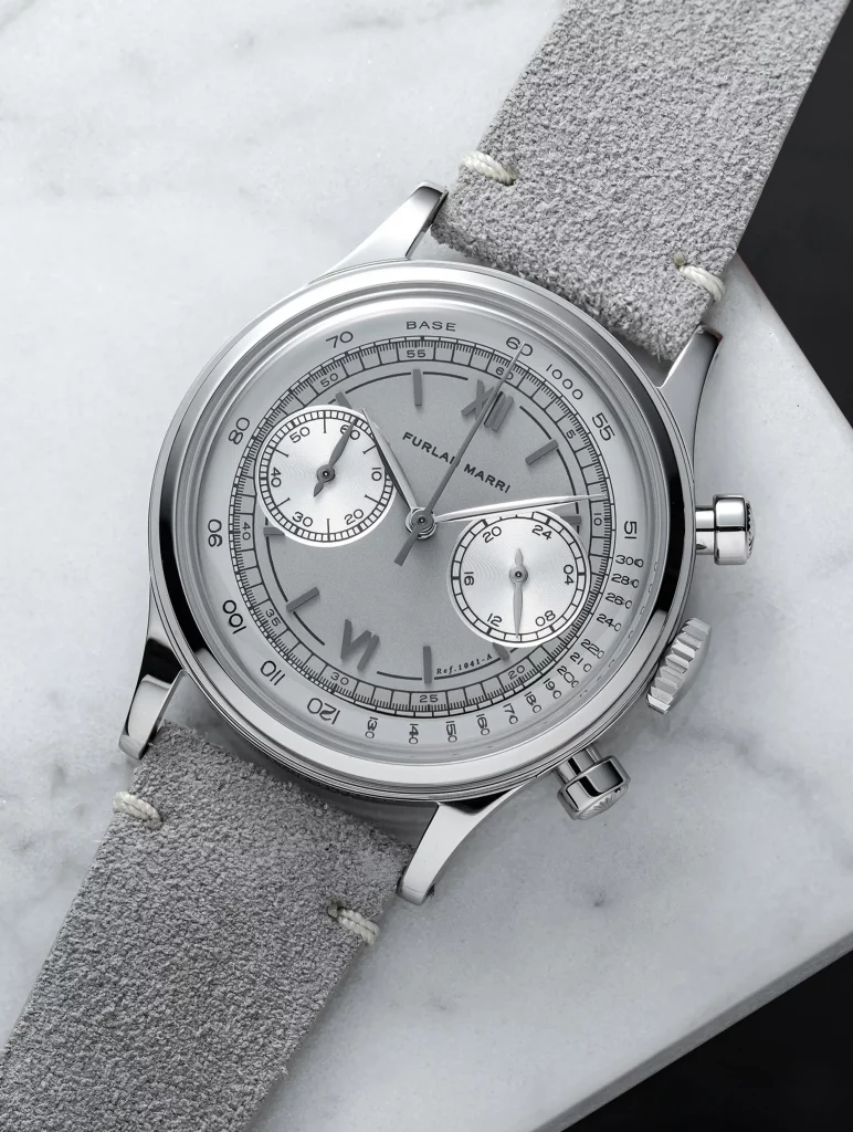 Der Furlan Marri „Mr. Grey“ Chronograph mit seinem charakteristischen monochromen Design und gebläuten Zeigern.