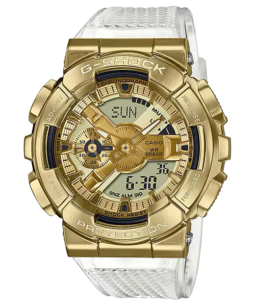 Vollansicht der G-Shock 5553 GM-110SG mit ihrem eleganten goldenen Design und schwarzen Details, die die Robustheit und den Stil der Uhr unterstreichen.