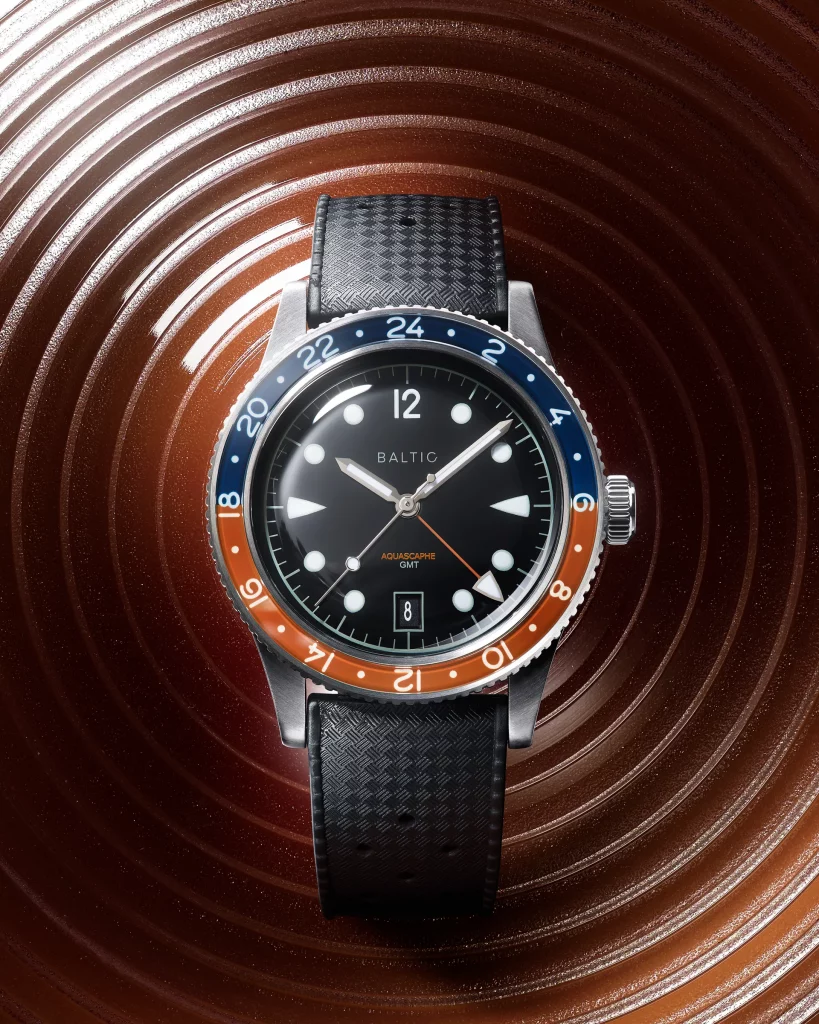 Baltic Aquascaphe GMT, funktionale Taucheruhr mit GMT-Komplikation und Vintage-inspiriertem Design.