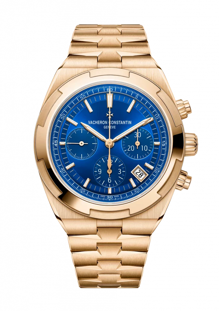 Luxuriöse goldene Vacheron Constantin Overseas mit blauem Zifferblatt, frontal abgebildet.